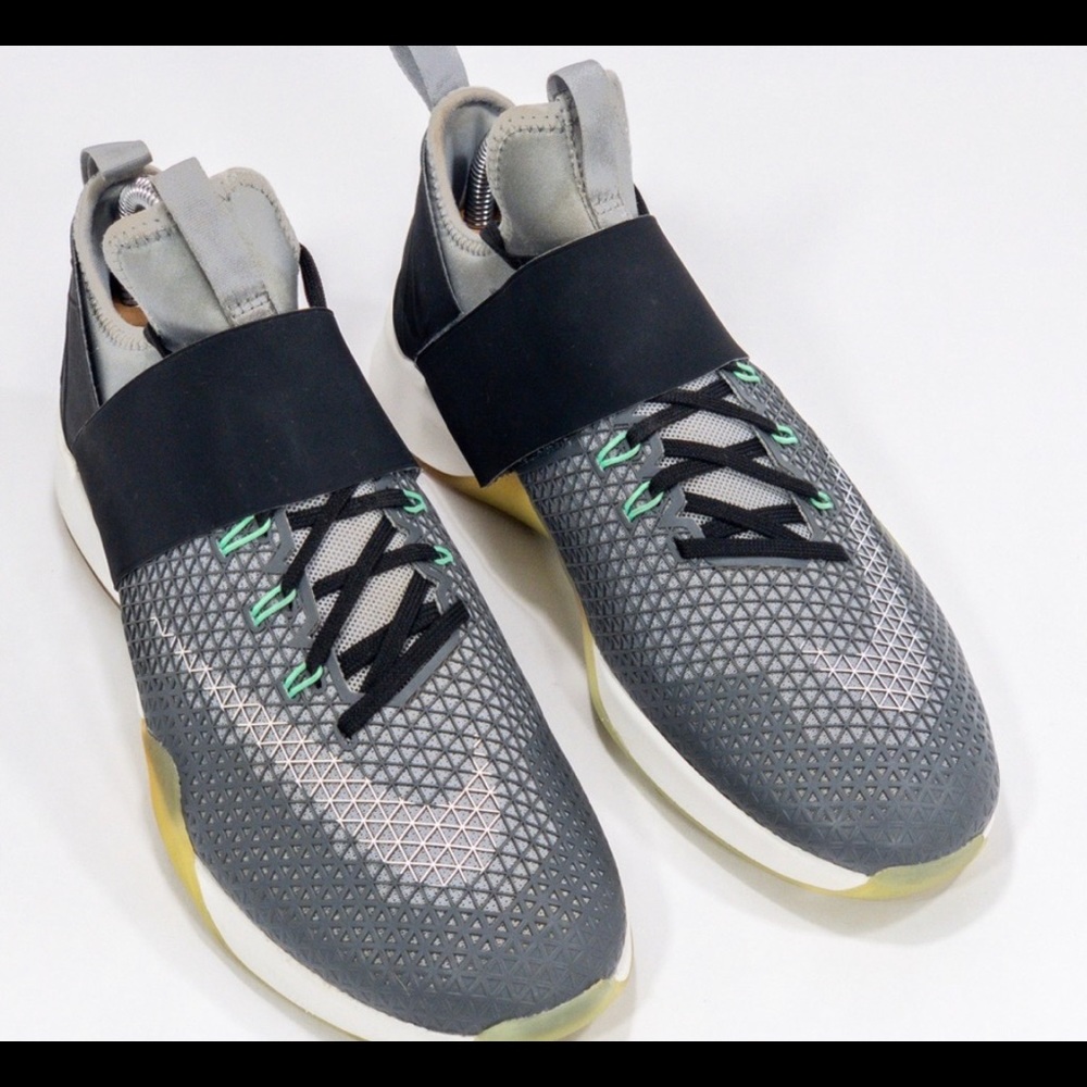 Nike Women’s Air Zoom Strong Weight Lifting Shoe